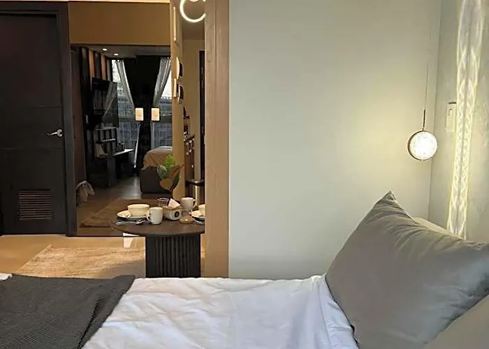 Staycations Up Above 17 At Bgc 3*
