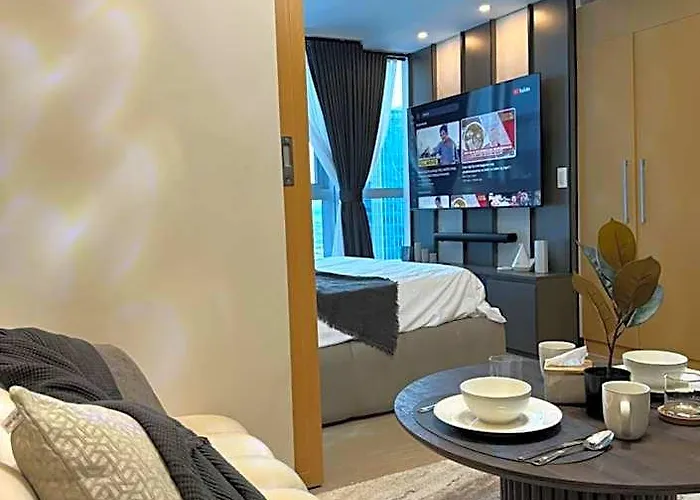 Staycations Up Above 17 At Bgc