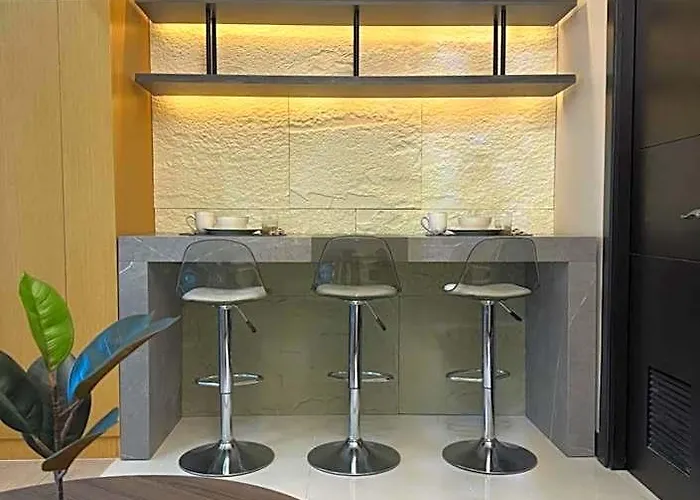 호텔 Staycations Up Above 17 At Bgc 마닐라