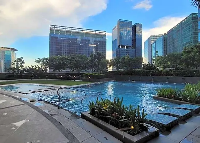 Staycations Up Above 17 At Bgc 3*