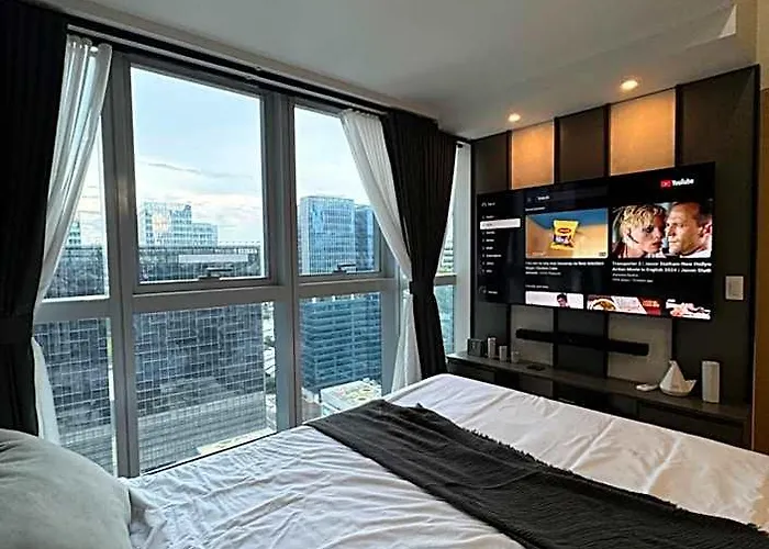 Staycations Up Above 17 At Bgc 호텔 3*